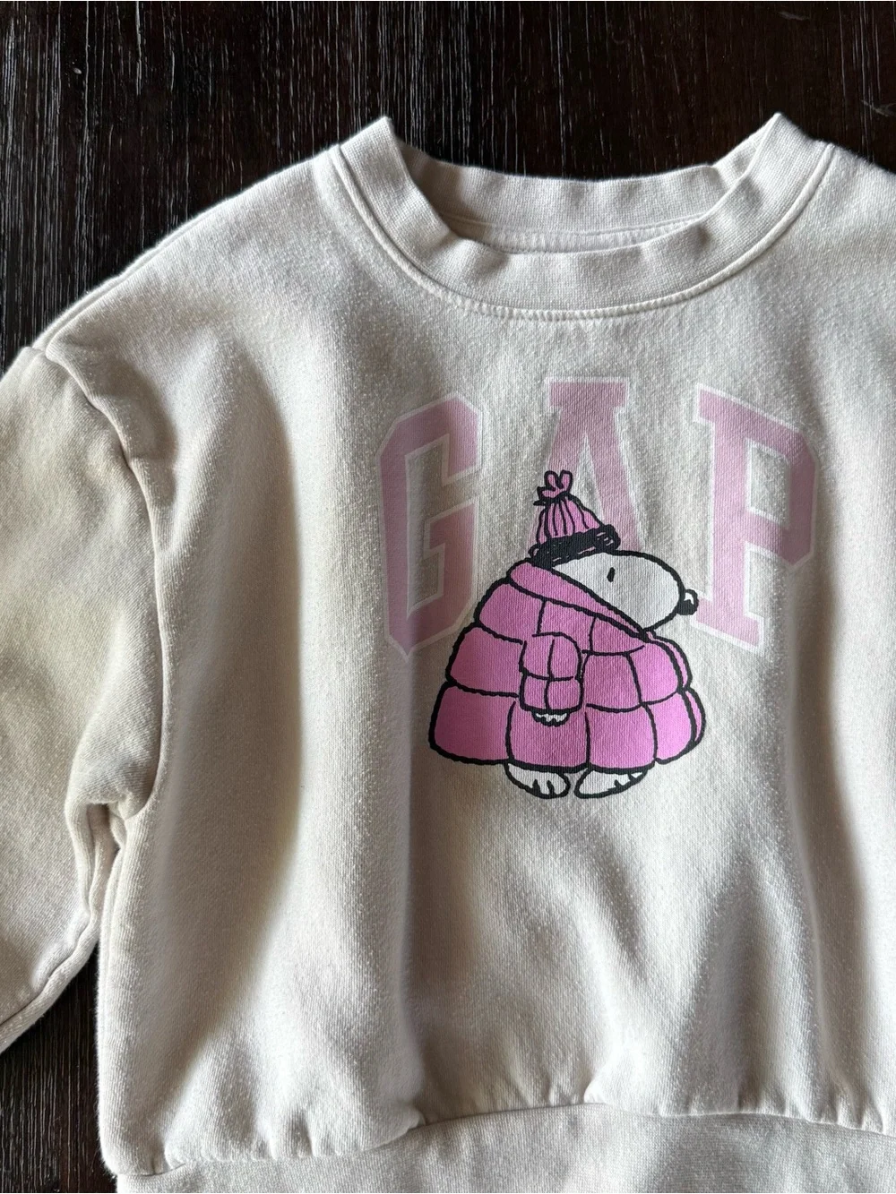 GAP Cream Crewneck Sweatshirt with Pink  Puffer Snoopy